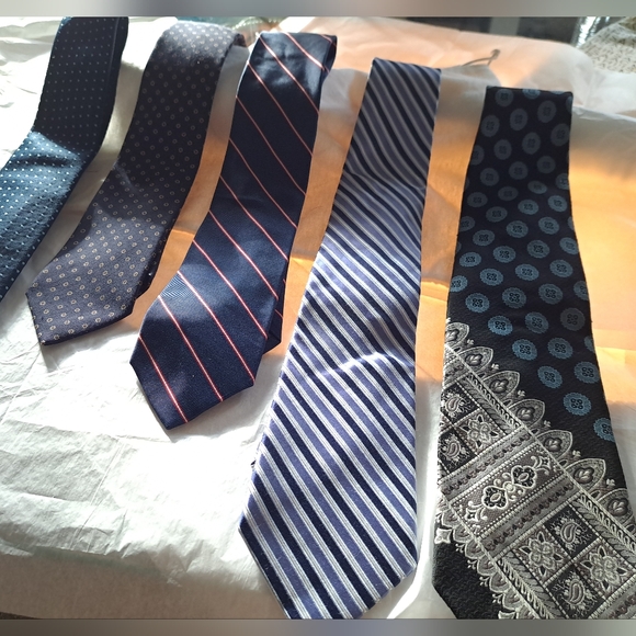 Designer and Vintage Tie Collection. FIVE FOR ONE BUNDLE.  Blue Tones - Picture 4 of 9